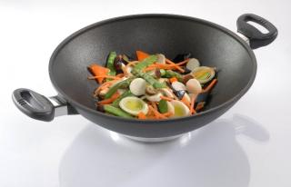 GERTI GUNDEL plasma titanový wok 28 cm s poklicí 