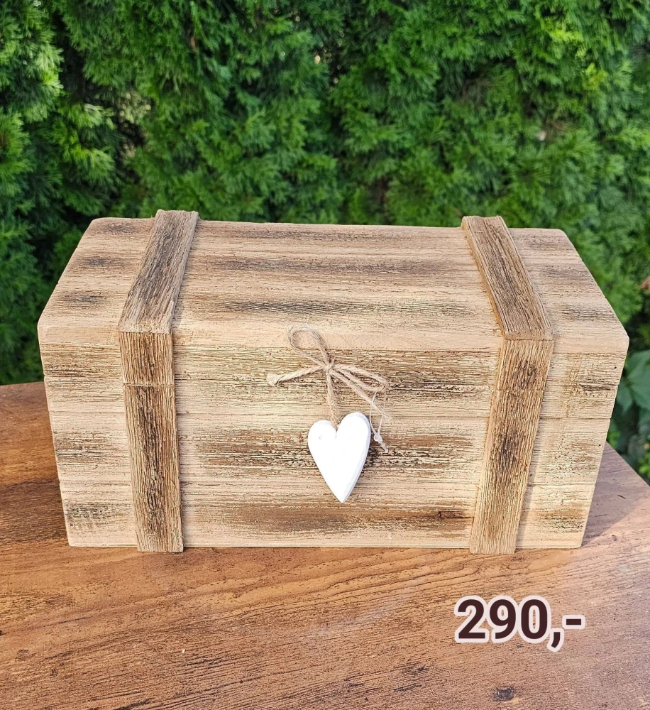 Dřevěná truhla/box