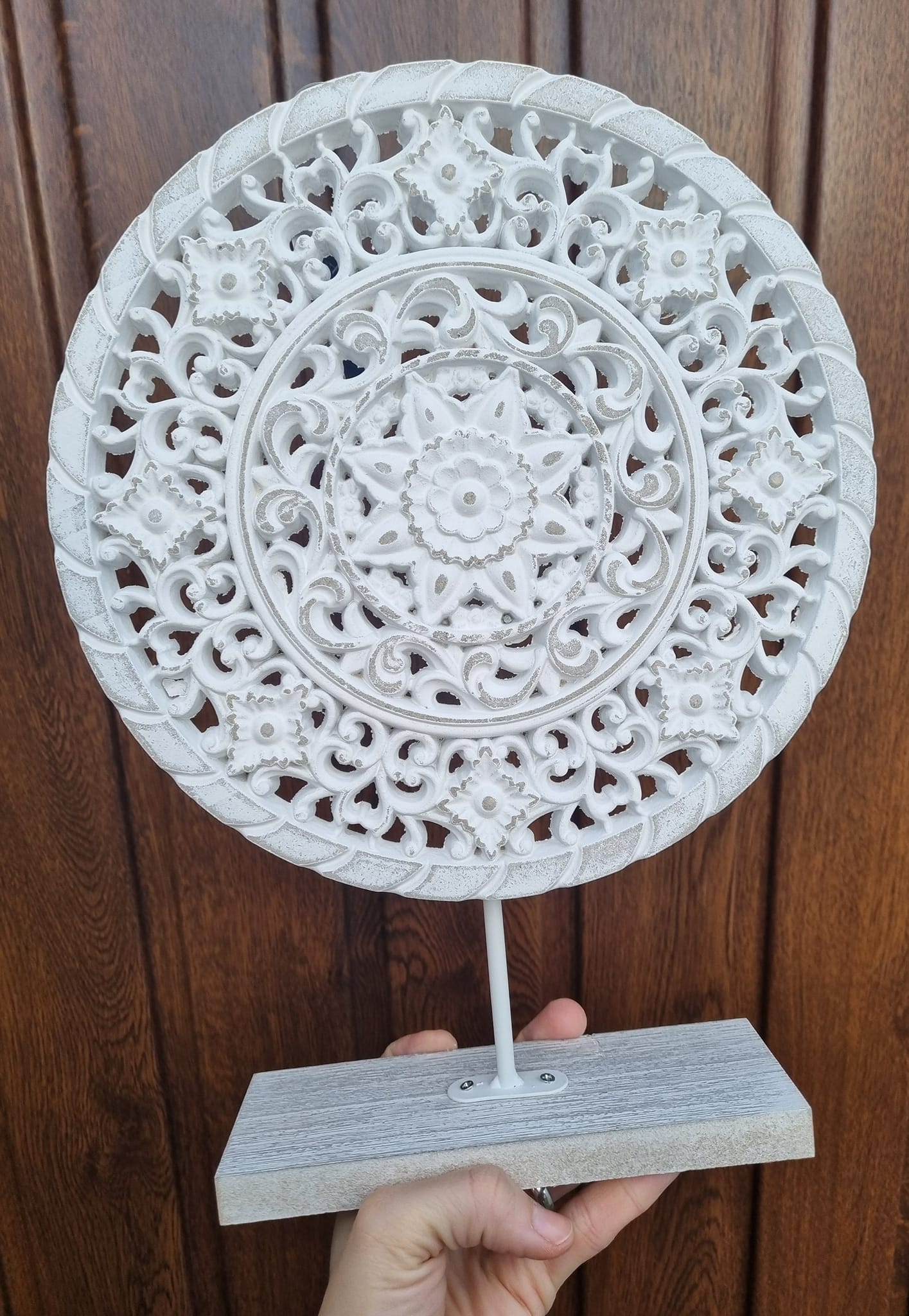 Dřevěná mandala na postavení D5576