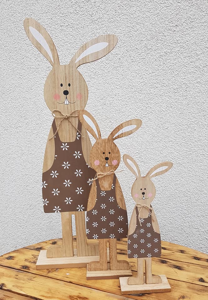 Zajíc holčička (nalevo) - 31 cm