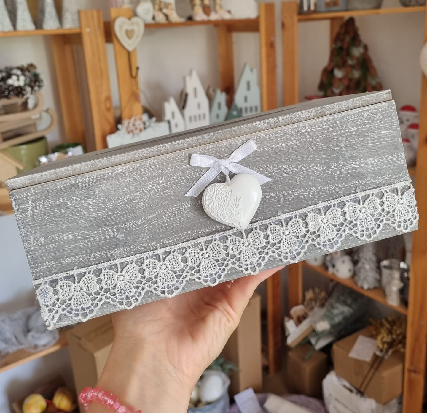 Dřevěný zásobník na kapesníky, šedý D5931