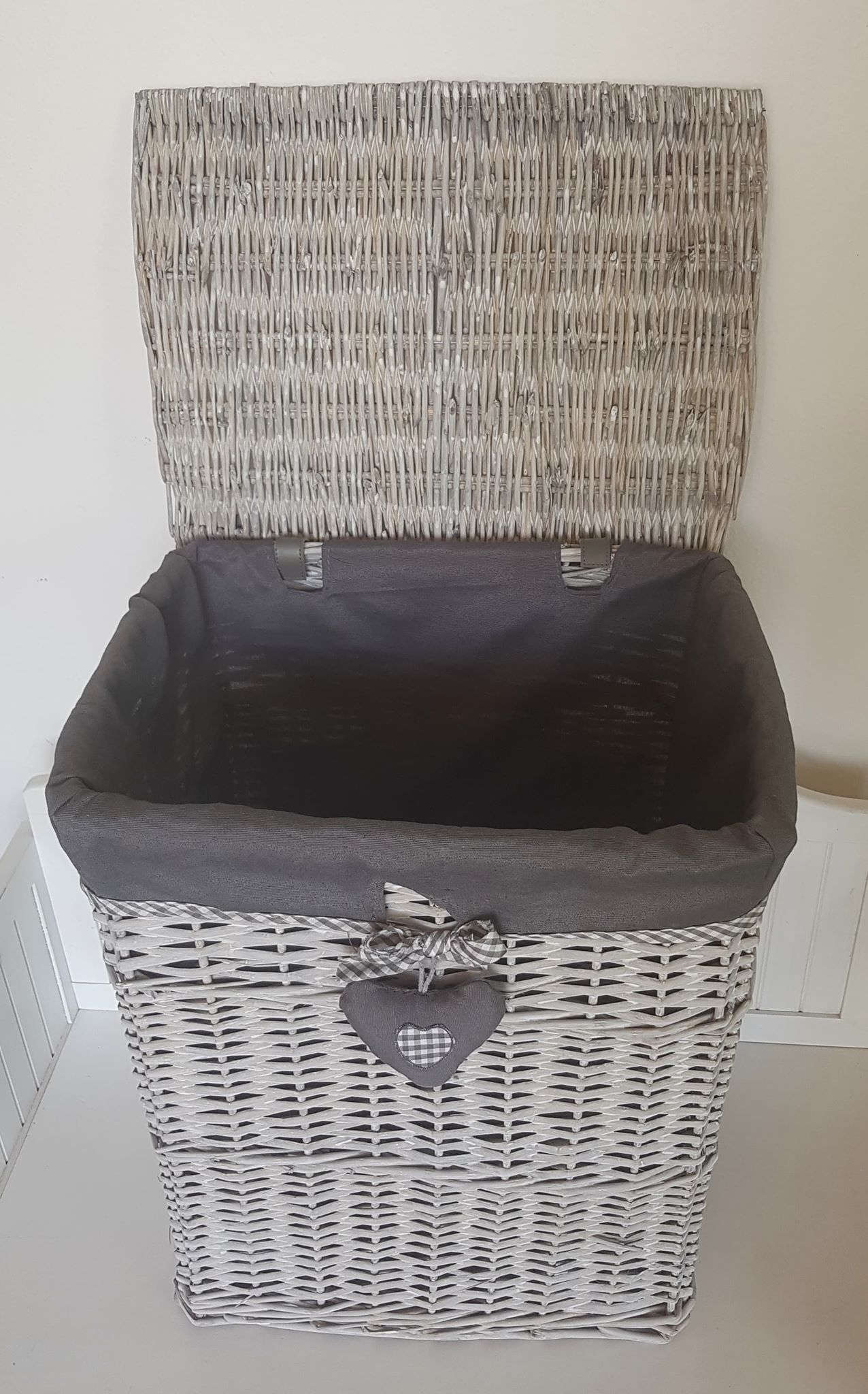 Proutěný koš na prádlo P1375